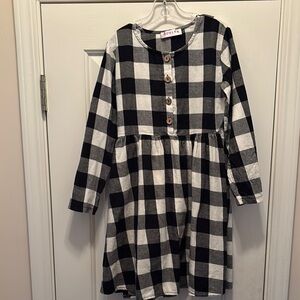 Gorlya Black and White Checkered Dress